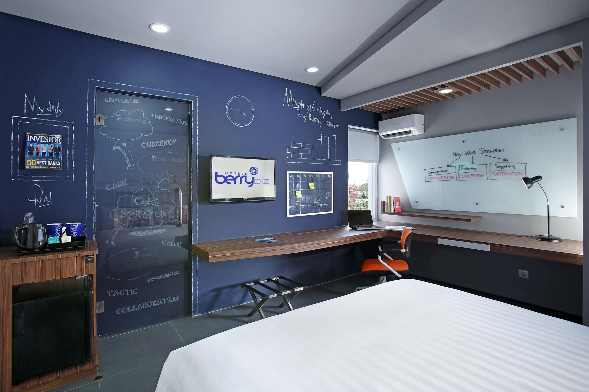 Berry Biz Hotel Seminyak Kültér fotó