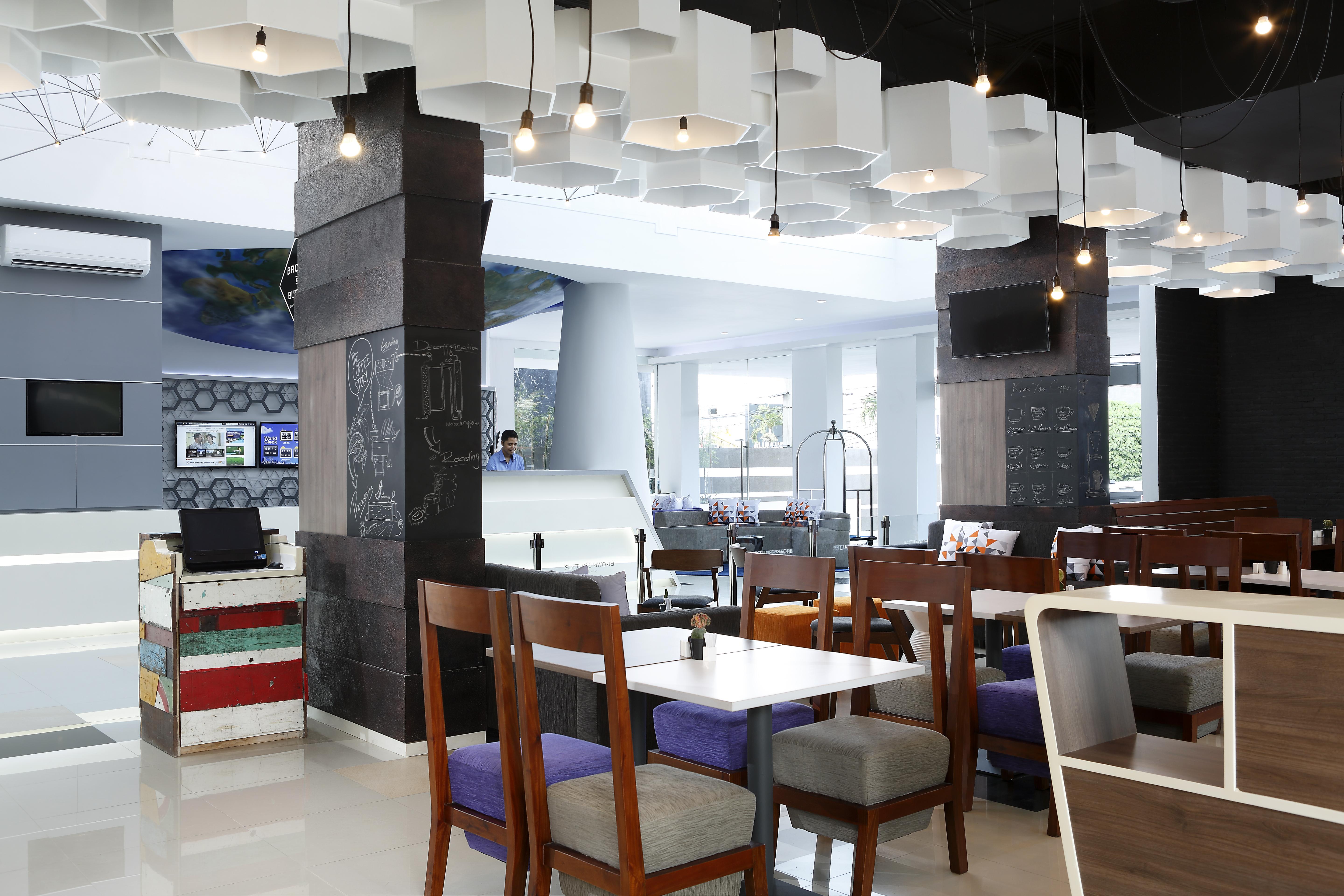 Berry Biz Hotel Seminyak Kültér fotó