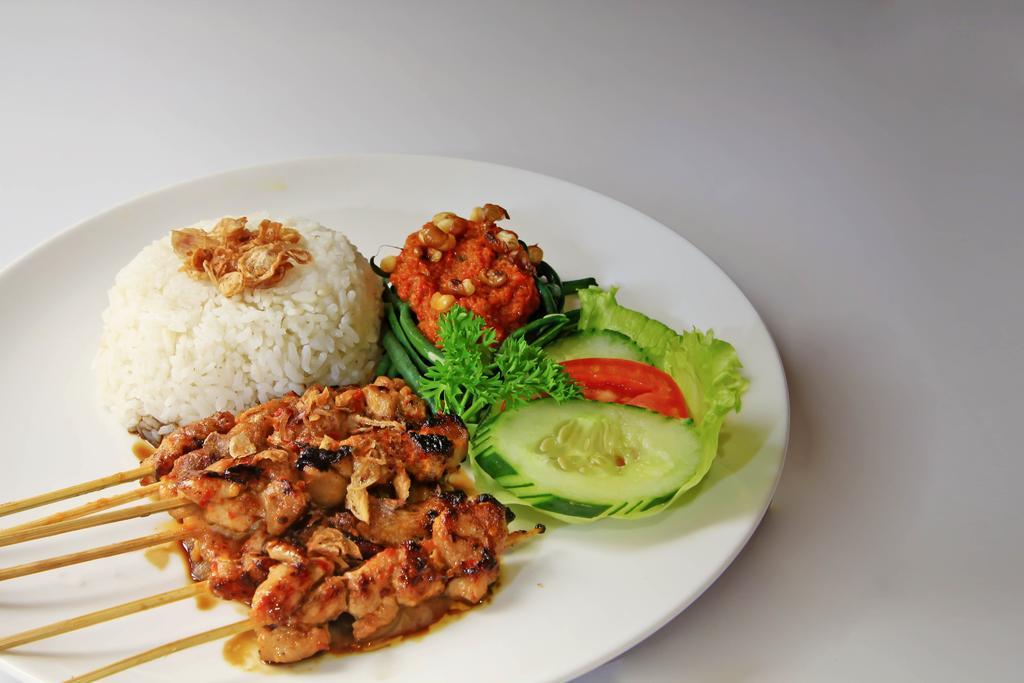 Berry Biz Hotel Seminyak Kültér fotó