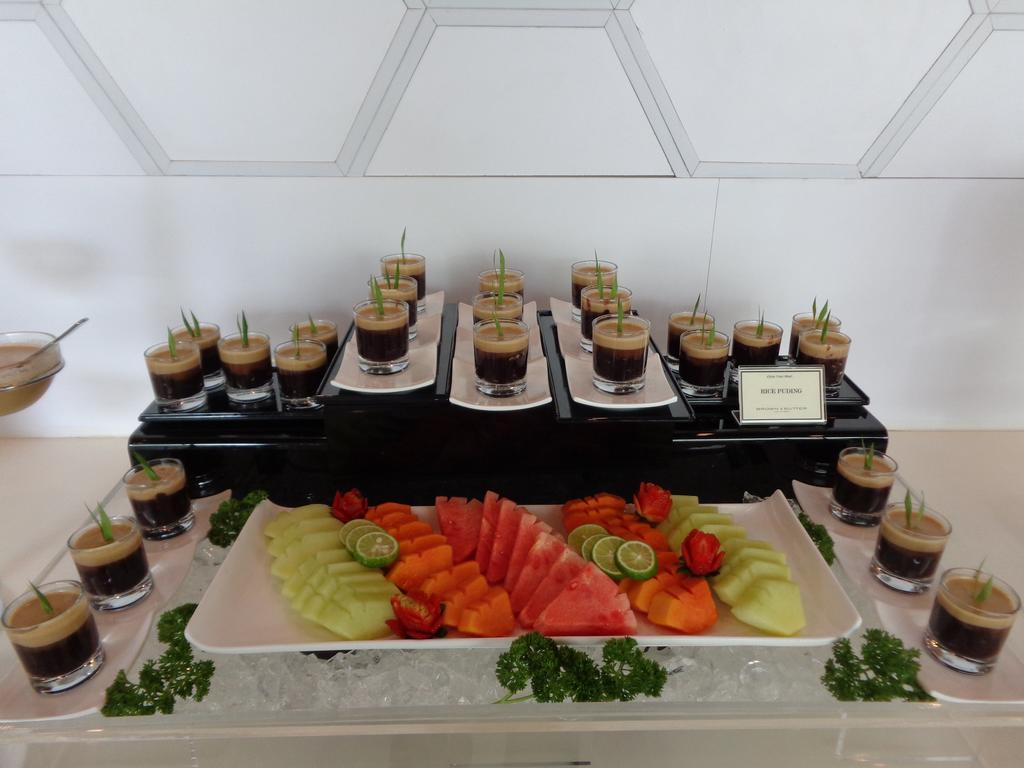 Berry Biz Hotel Seminyak Kültér fotó