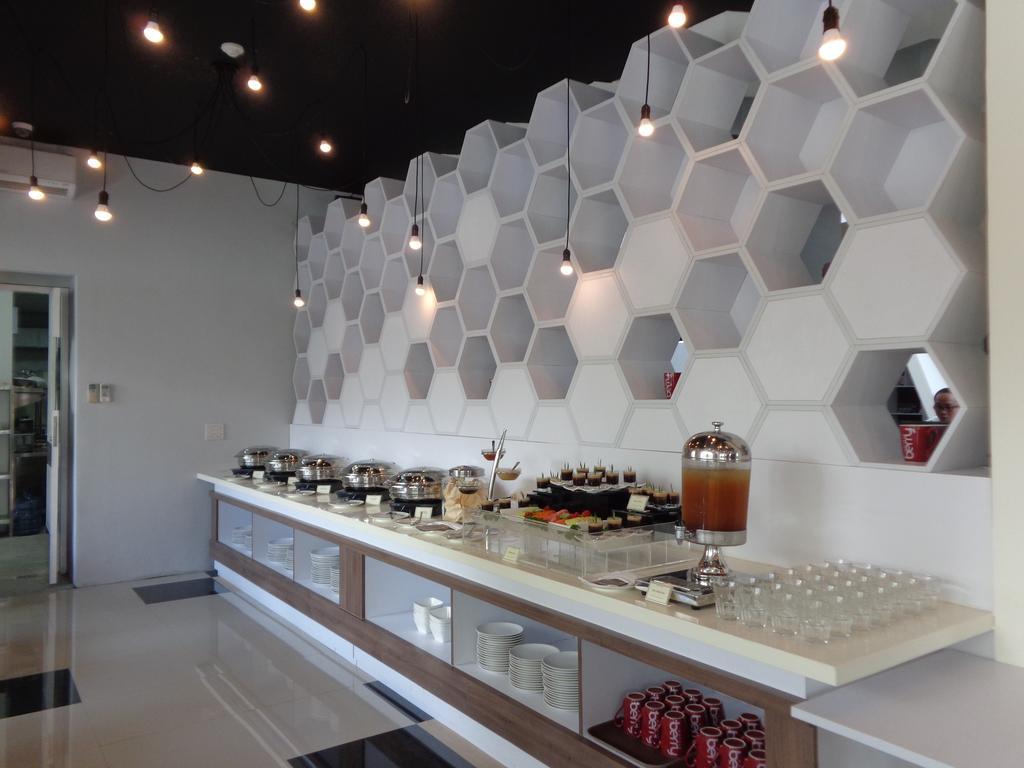 Berry Biz Hotel Seminyak Kültér fotó