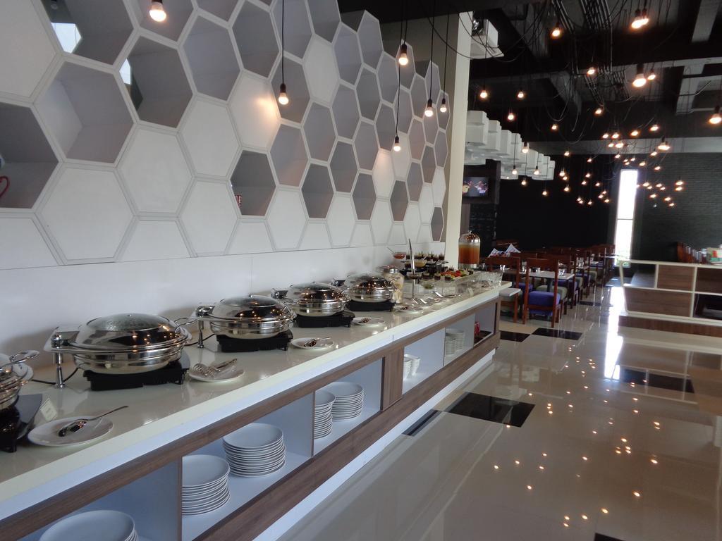 Berry Biz Hotel Seminyak Kültér fotó