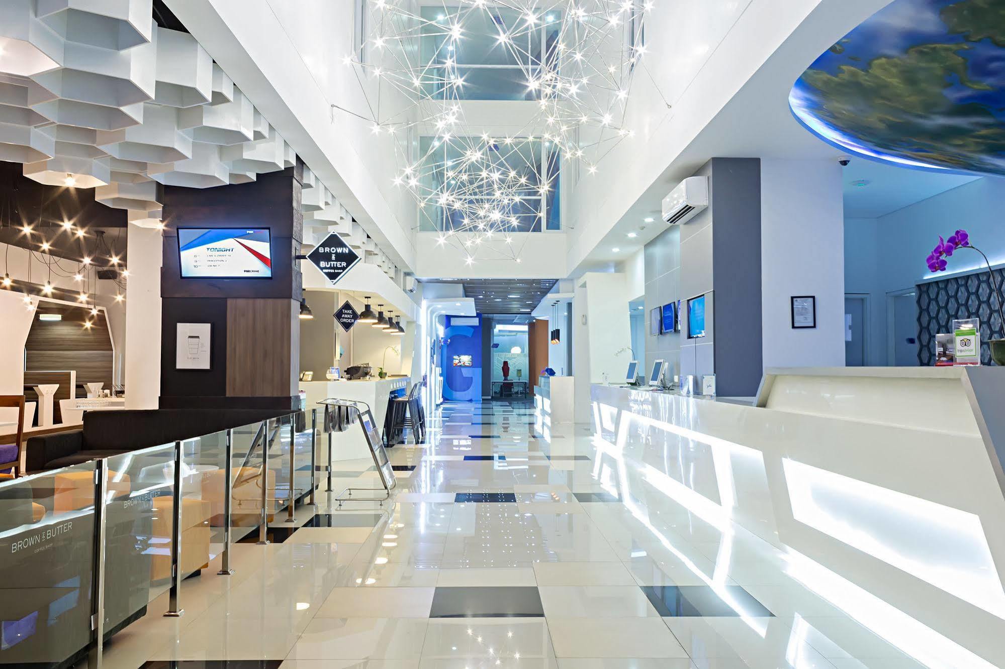 Berry Biz Hotel Seminyak Kültér fotó